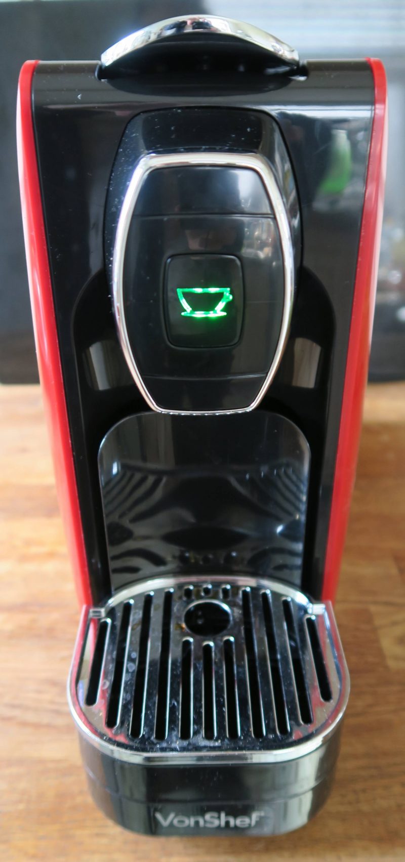 Click to see this amazing and stylish coffee machine in action, and it could be yours! Giveaway ends 05/05/2016 