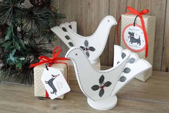 The ultimate list of wooden christmas decorations, a top trend this Christmas