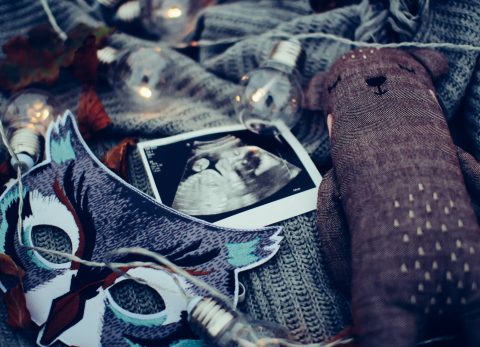 scan photo of baby with lights