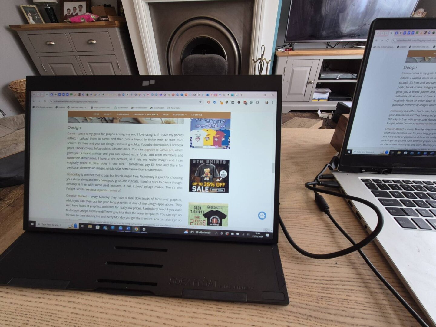 review of duex float portable monitor. picture shows desktop mode setting